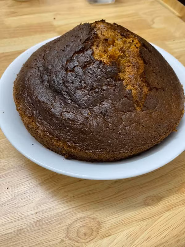 Dù biết phiên bản gốc là chiếc bánh song hiếm người có thể dừng dòng liên tưởng của mình.