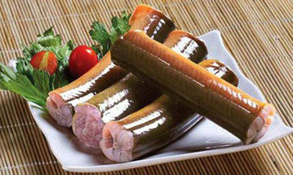 Lươn. Lươn được đánh giá là vật chủ trung gian của ít nhất 15 loại ký sinh trùng. Ăn thịt lươn chưa chín kỹ sẽ không tiêu diệt hết ký sinh trùng. Khi đi vào cơ thể, chúng gây hại nhiều cơ quan trong cơ thể như nội tạng, mắt và não. (Ảnh minh họa)