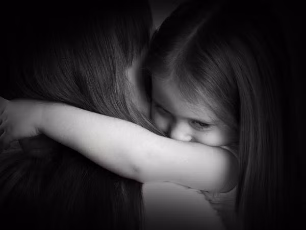 Tuy vậy, trẻ dưới 4 tuổi có hơn 9 lần nổi cơn “tam bành” thực sự không ổn. Thậm chí, nó được đánh giá là dấu hiệu của trầm cảm, vấn đề tâm thần khi thay đổi cảm xúc không lý do, kèm tình trạng tim đập nhanh, thở mạnh. Ảnh: Boldsky.