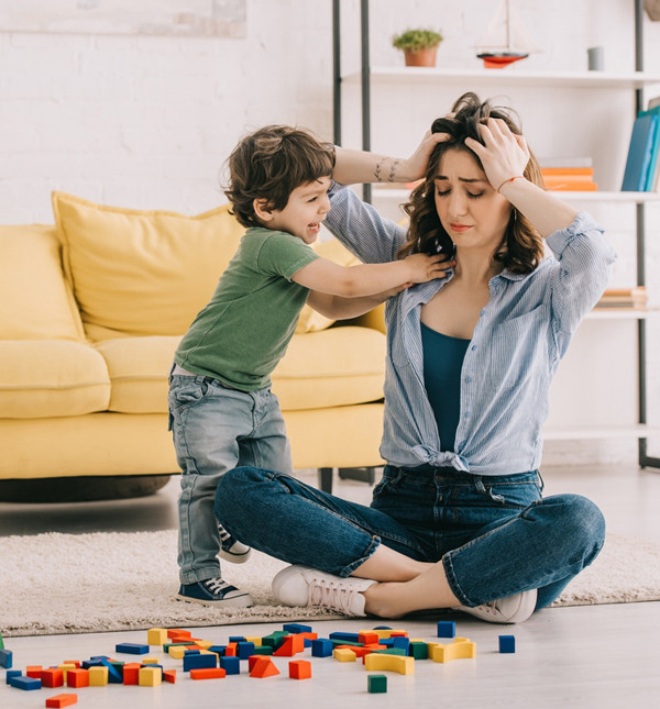 4. Chán ghét việc từng thích thú. Làm việc mình thích giúp trẻ cảm thấy hài lòng, ít căng thẳng hơn. Vậy nhưng, nếu trẻ bỗng dưng chán ghét việc từng thích thú có thể là dấu hiệu trẻ trầm cảm. Đôi khi, trẻ có sự thay đổi khẩu vị, sở thích song đây cũng là điều bố mẹ nên lưu tâm. (Ảnh: Brightside)