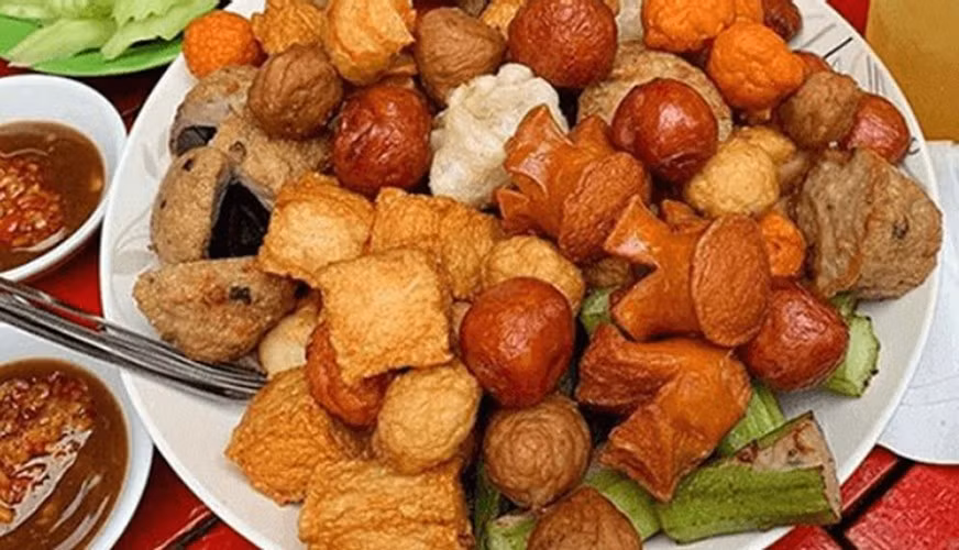 Một khi huyết áp cao cùng với lipid máu cao sẽ đẩy nhanh quá trình hình thành xơ vữa động mạch, từ đó tăng nguy cơ mắc bệnh tim mạch trong tương lai. Vì vậy, người bệnh nên duy trì một chế độ ăn uống nhẹ nhàng, lành mạnh và cân bằng. Ảnh: Foody.