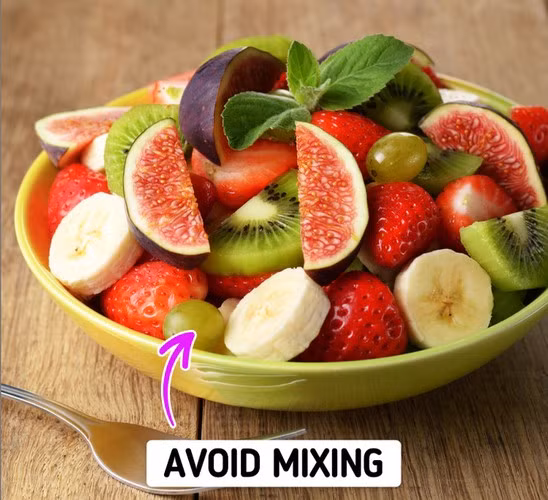 Theo Trung y, trái cây được chia thành 3 loại chính là hàn, nhiệt và ôn (lạnh, nóng và trung tính). Đáng lưu ý, lượng trái cây có tính hàn nhiều hơn so với trái cây tính nhiệt. Bệnh nhân dạ dày mãn tính sẽ có nhiều lựa chọn. Ảnh: BS.