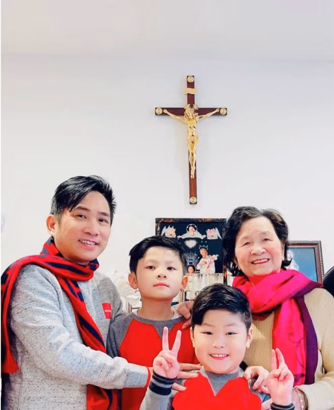 Danh ca Khanh Ly tiem vaccine COVID-19 o My-Hinh-2