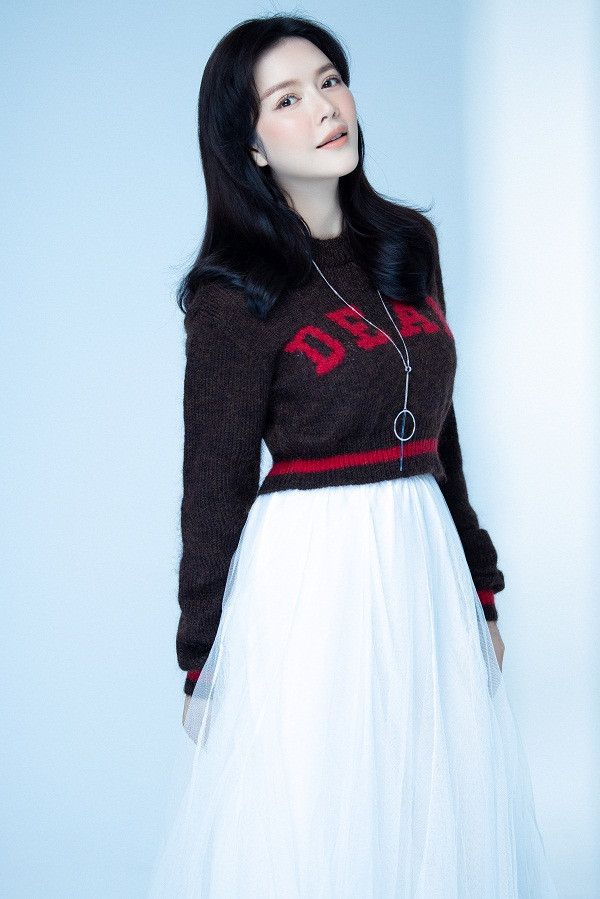 Phong cách thời trang của Lý Nhã Kỳ nhận được nhiều lời khen ngợi của người hâm mộ.