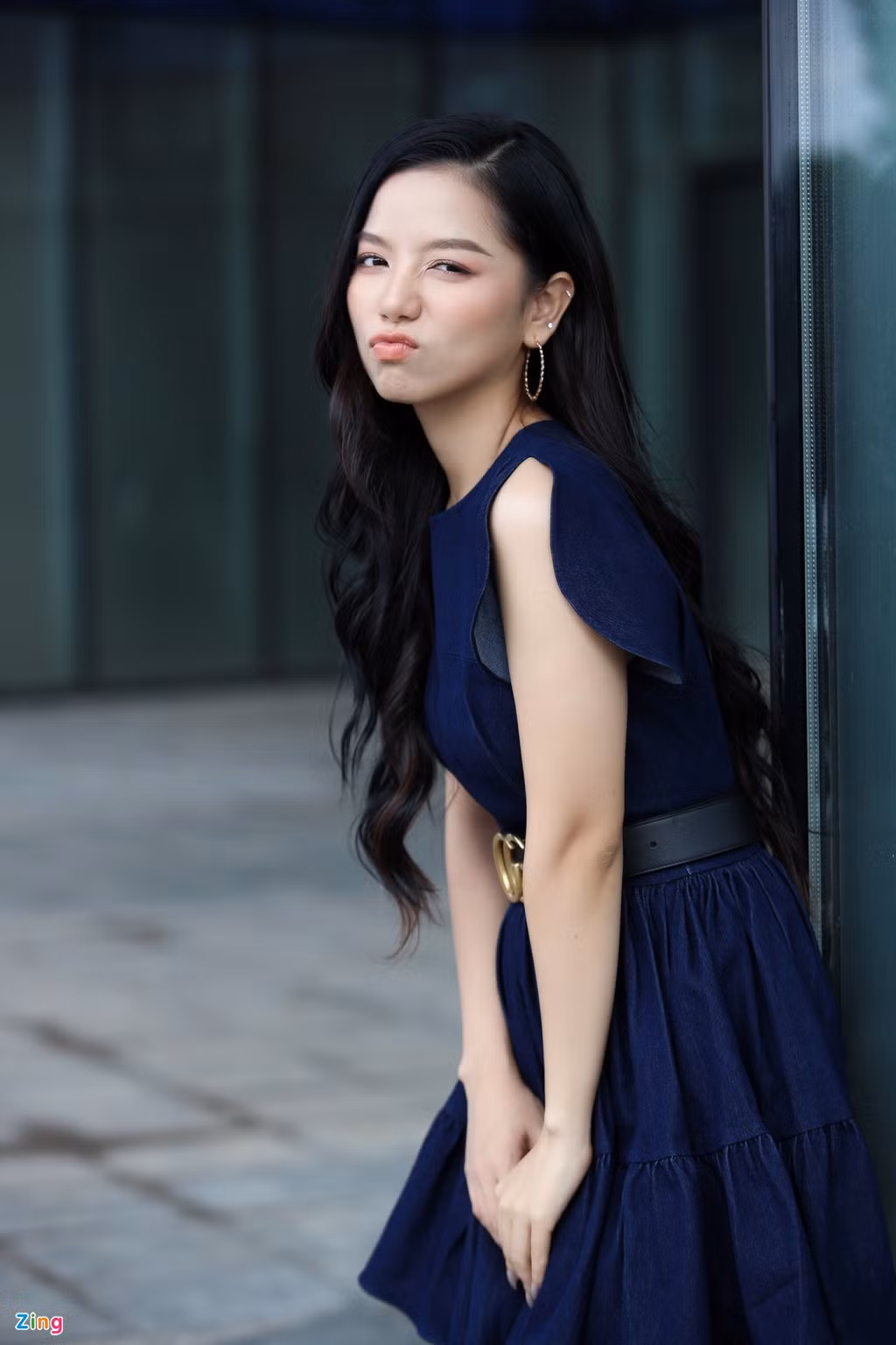 Bên cạnh những lời khen, vai diễn của Hạ Anh trong Lật mặt: 48h phải nhận không ít ý kiến chê bai. Có người cho rằng nữ diễn viên còn diễn đơ, lời thoại vô duyên.