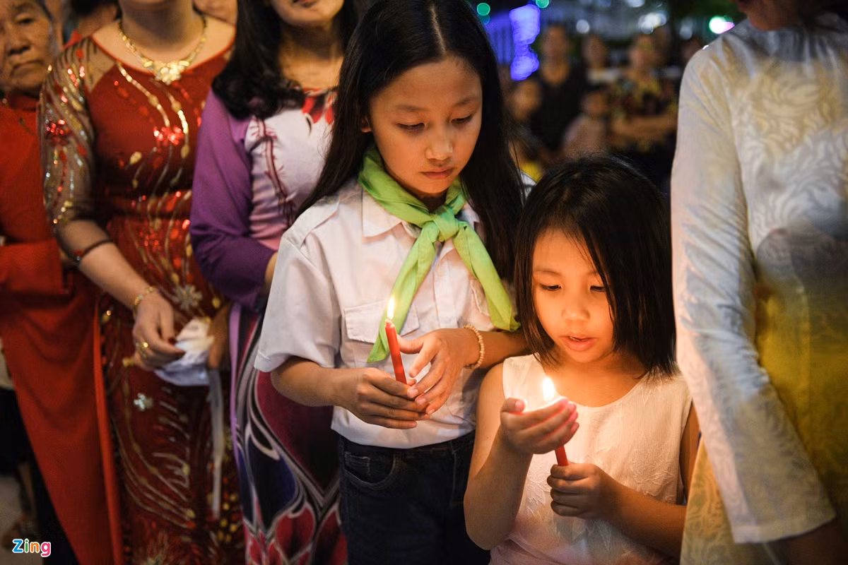 Theo thông báo từ người nhà, lễ cưới của Phan Mạnh Quỳnh sẽ diễn ra ở ba nơi là Nghệ An, TP.HCM và TP Nha Trang (Khánh Hòa).