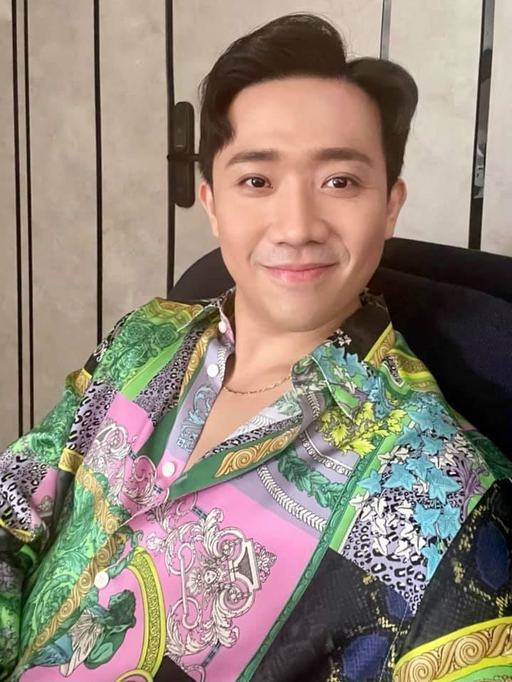 Nam MC từng bày tỏ, khi ngồi ghế giảm khảo chương trình Siêu tài năng nhí, thống kê đợt 1 ghi hình, anh đã chi 103 triệu đồng tặng cho các thí sinh nhí.