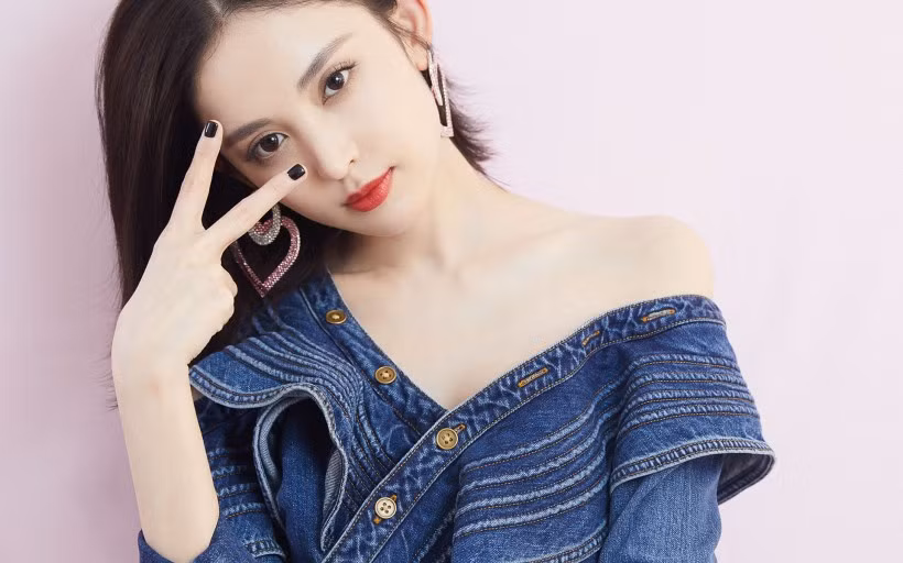 Những bộ phim đáng chú ý sau đó của cô có Chuyện cảnh sát 2013, Vô lại anh hùng, Toàn thành truy nã, Chia tay đại sư, Tam quốc vô song, Trạch thiên ký, Võ thần Triệu Tử Long... Tháng 8/2015, Cổ Lực Na Trát công khai chuyện tình cảm với nam diễn viên Trương Hàn. Tháng 10/2017, cặp sao thông báo đường ai nấy đi sau 2 năm hẹn hò.