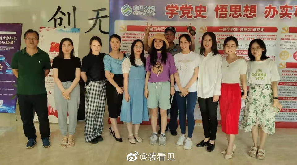 Trieu Vy xuat hien sau on ao bi phong sat