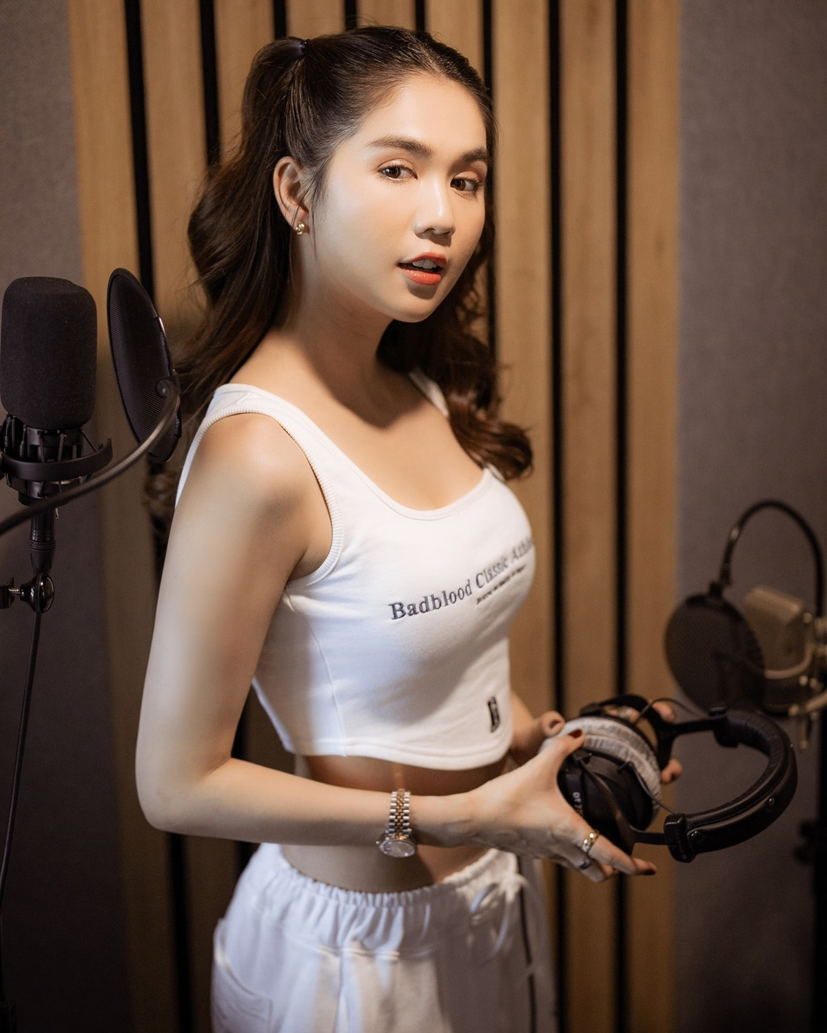 Ngọc Trinh là gương mặt hot của giới showbiz khi sở hữu vóc dáng siêu đẹp, 3 vòng nóng bỏng.