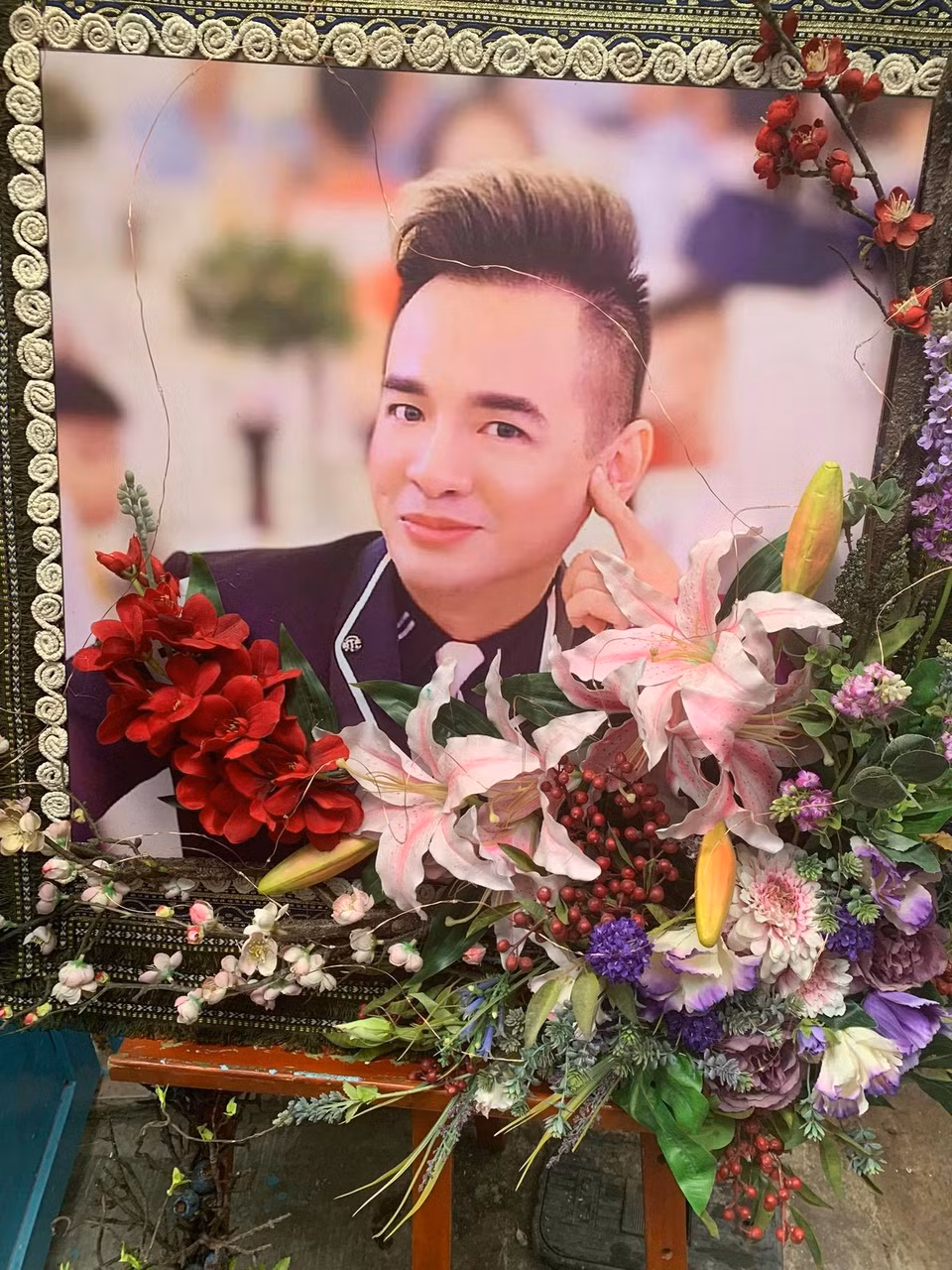 Le tang don gian cua ca si Viet Quang