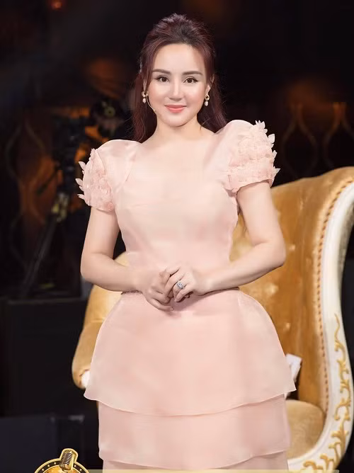 Vy Oanh kien ba Phuong Hang den cung, to giac them mot nguoi