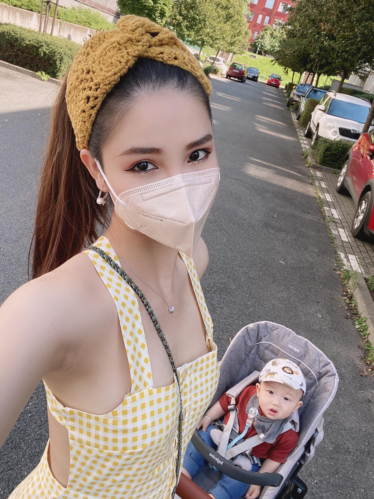 Sau khi kết hôn cùng Mạc Hồng Quân, Kỳ Hân quyết định rời showbiz để dành thời gian chăm lo cho tổ ấm. Hiện người đẹp tập trung bán hàng online.