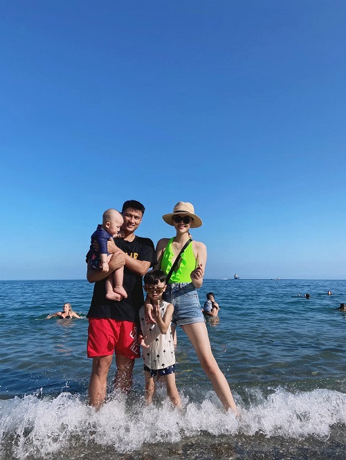 Quý tử thứ 2 nhà Kỳ Hân - Mạc Hồng Quân chào đời vào tháng 12/2020. Bé tên Đức Khôi, tên ở nhà là Dưa Hấu.