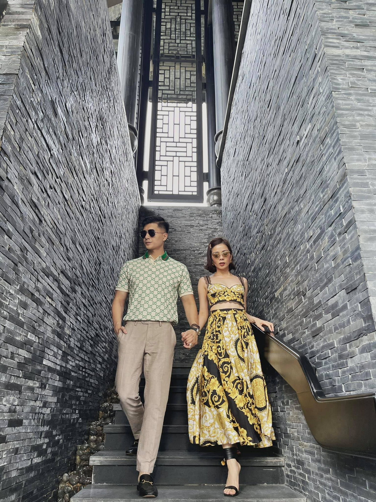 Từ khi hẹn hò tình trẻ Lâm Bảo Châu dường như sóng gió đến với nữ ca sĩ nhiều hơn. Mối tình của cặp đôi được nhiều fan ủng hộ nhưng cũng không ít người buông lời mỉa mai.