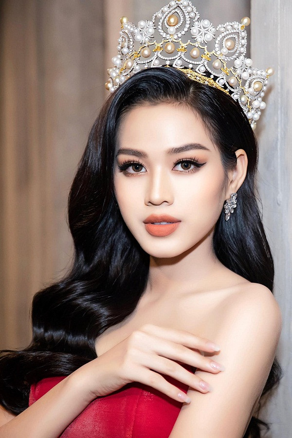 Cuộc thi Miss World diễn ra năm 2021 với sự tham gia của nhiều người đẹp đến từ các quốc gia trên thế giới. Không ít mỹ nhân là đối thủ của Hoa hậu Việt Nam Đỗ Thị Hà đã lộ diện.