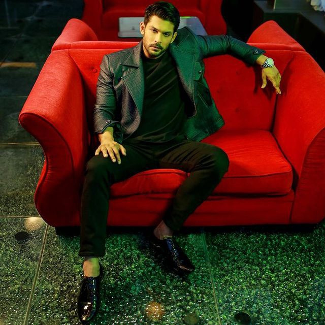 Showbiz An Do soc khi nam chinh 