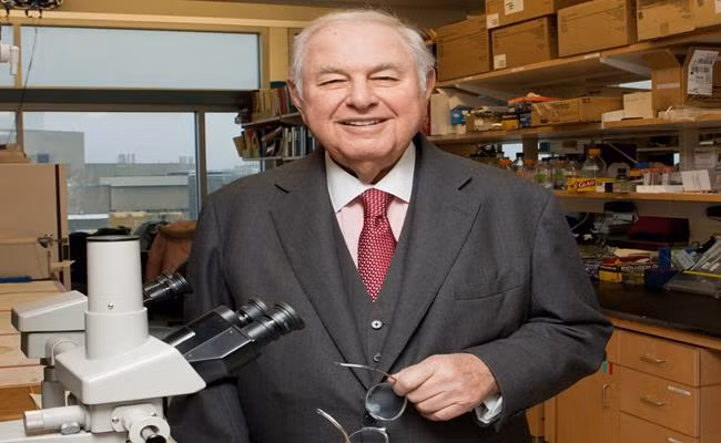 Sotheby’s là công ty hoạt động tại nhiều quốc gia trên thế giới, chuyên đấu giá các bộ sưu tập, bất động sản, tác phẩm nghệ thuật… Alfred Taubman là Chủ tịch của Sotheby’s từ những năm 1980 đến 2000.