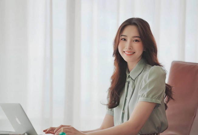 Đăng quang Hoa hậu Việt Nam năm 2012, Đặng Thu Thảo được xem là nàng hậu viên mãn nhất khi có tổ ấm hạnh phúc vẹn tròn.