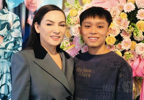 Ho Van Cuong 2 lan dung ra xin loi vi so cong an bat?-Hinh-3