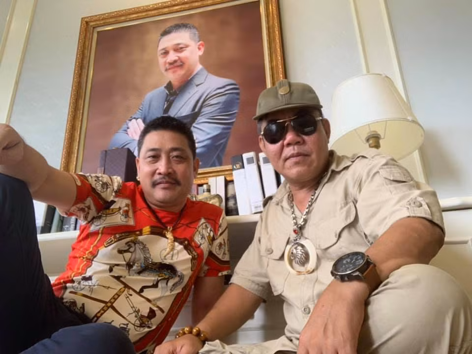 Khi một khán giả hỏi liệu sau này ông Tấn có giống các vai trước sẽ bị công an bắt không thì NSƯT Hồ Phong trả lời ở phim Hương vị tình thân anh sẽ ra đầu thú. Hiện tại phim vẫn đang ghi hình các tập cuối mà chưa đóng máy.