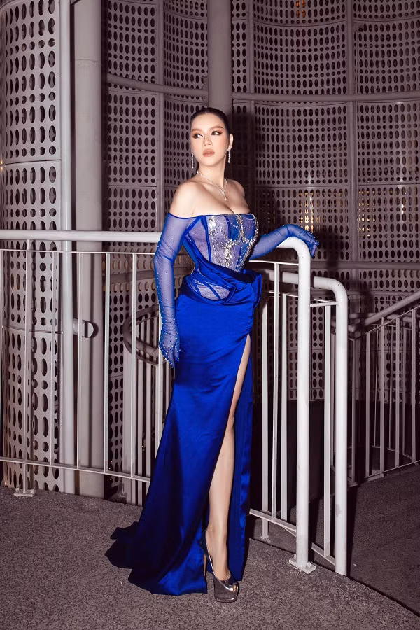 Trang phục giúp tôn hình thể quyến rũ của Lý Nhã Kỳ.