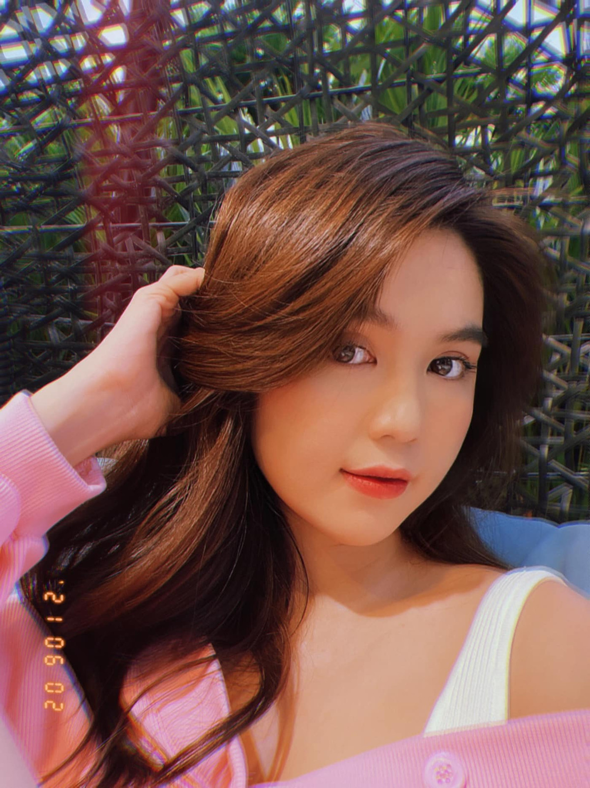 Soi khuyet diem sac voc tu dau den chan cua Ngoc Trinh