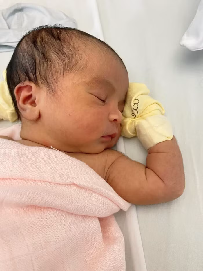 Vo Ha Tram khoe con gai lai An Do, chuan my nhan tuong lai