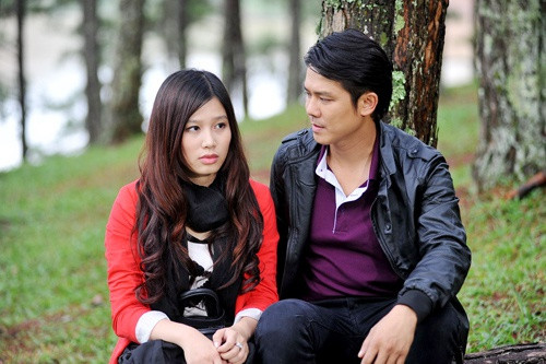 Chia sẻ về quá trình làm việc với Vân Quang Long trong phim Về quê, đạo diễn Trần Cảnh Đôn chia sẻ với Zing: “Vân Quang Long mộc mạc, đơn giản, rất hợp vai Thoại nên ê-kíp quyết định lựa chọn và thuyết phục cậu ấy. Sau khi phim lên sóng, diễn xuất của Vân Quang Long tốt. Cậu ấy dung dị, hợp vai. Nhiều diễn viên khác có thể không hợp vai Thoại nhưng Long có sự chân chất của nhân vật”.