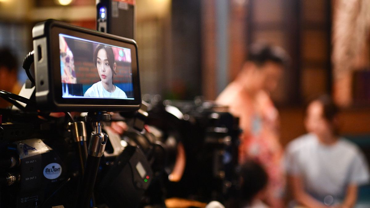 Tôi cảm thấy yên tâm và tự tin khi làm việc với bác Đãng. Vì thế, chỉ cần bác gọi điện và mời tham gia phim, tôi nhanh chóng gật đầu dù chưa đọc kịch bản. Tôi cũng không bao giờ đề xuất mức cát-xê khi hợp tác cùng bác Đãng.