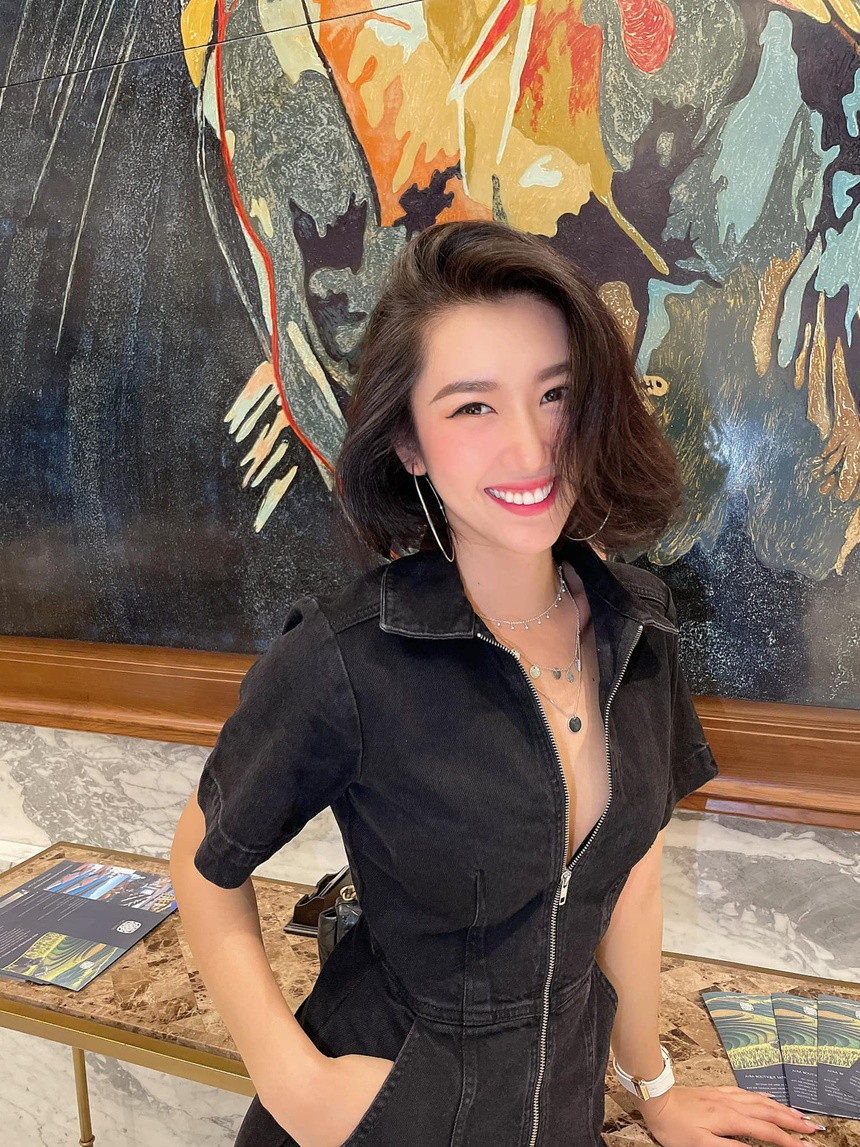 Sau bộ phim, Thúy Ngân vướng tin đồn "phim giả, tình thật" với đàn anh Trung Dũng. Tuy nhiên, cả hai đều lên tiếng phủ nhận. Thành công của Gạo nếp gạo tẻ khiến tên tuổi của nữ diễn viên được nhiều NSX và khán giả chú ý. Cô được mời tham gia vào nhiều dự án phim, game show truyền hình. Đầu năm 2020, cô và Trương Thế Vinh vướng tin đồn hẹn hò. Khán giả phát hiện cặp sao dùng đồ đôi, đi ăn chung...