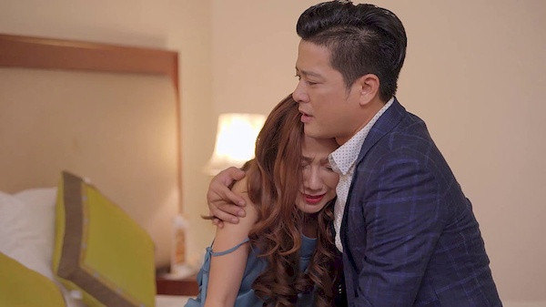 Hoàng Anh vào vai Công trong phim Gạo nếp gạo tẻ - chồng của Hương (Lê Phương), và là con rể của bà Mai - ông Vương. Công tốt nghiệp đại học nhưng lại không muốn đi làm. Hàng ngày, anh vẫn ngửa tay xin tiền vợ để tiêu và ăn chơi, bỏ mặc vợ một lúc làm 2-3 công việc để lo toan cho gia đình. Cũng chính vì vậy mà Công bị gia đình vợ coi thường. Sau đó, người này ruồng rẫy vợ con để chạy theo một phụ nữ giàu có (Băng Di). Diễn xuất của Hoàng Anh trong phim được đánh giá cao, đặc biệt là ở những phân đoạn lột tả tâm lý nhân vật.