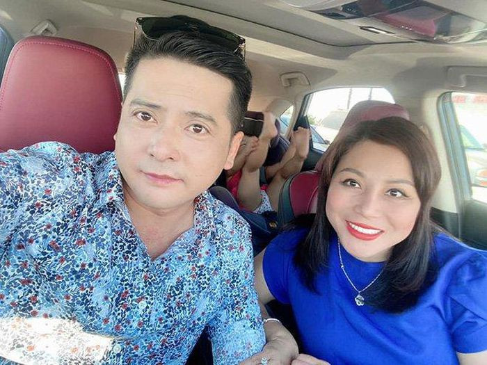 Theo diễn viên Hoàng Anh, nguyên nhân vợ chồng anh chia tay vì những rạn nứt trong đời sống hôn nhân diễn ra trong thời gian dài. Anh khẳng định không có người thứ 3 xen vào cuộc hôn nhân của cả hai.