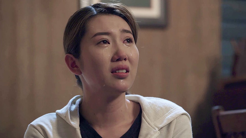 Thúy Ngân vào vai Hân, vợ của Kiệt (Trung Dũng) trong Gạo nếp gạo tẻ. Hân là phụ nữ có tính cách đanh đá, dữ dằn và ích kỷ. Khi chồng thành công, có tiền bạc, cô tiêu xài hoang phí. Đến lúc anh phá sản, khó khăn thì cô coi thường, chì chiết. Khi phim lên sóng, Thúy Ngân chia sẻ cô thường xuyên nhận được những bình luận "ném đá" từ phía khán giả.