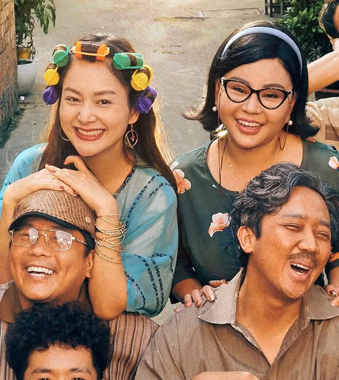 Lan Phương chia sẻ, cô chỉ mất vài giây để nhận lời tham gia bộ phim này, ngay cả khi chưa biết mình đóng vai gì. "Phương là người khá kỹ tính, điều này mọi người từng làm việc với Phương có lẽ đều biết. Đặc biệt khi làm nghệ thuật, sự kỹ tính đôi khi còn bị Phương đẩy lên tới mức “khó tính” luôn. Nhưng Bố già là dự án phim đầu tiên Phương nhận lời mà... chưa hề biết một tí ti gì về nó, thậm chí tới việc mình sẽ đóng vai gì cũng không luôn", nữ diễn viên bày tỏ.