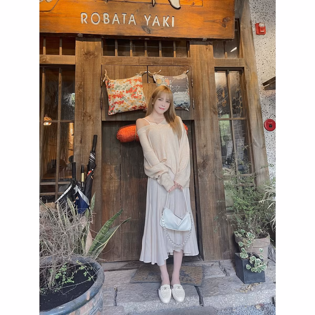 Đa số bày tỏ thái độ đồng cảm với Thiều Bảo Trâm khi nữ ca sĩ dành cả tuổi thanh xuân để yêu rồi lại chia tay trong tiếc nuối.