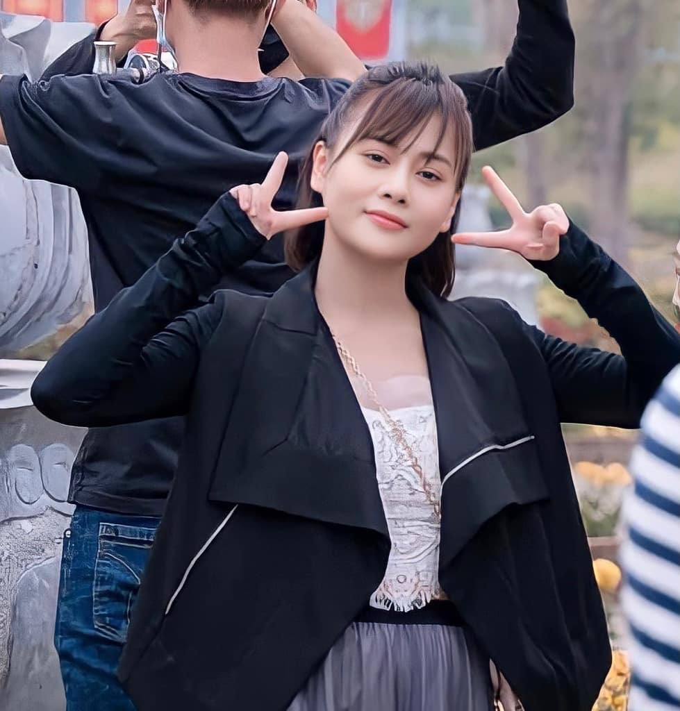 Trước đó, Phương Oanh không ít lần nhận mình là "khúc giò" vì cơ thể mũm mĩm.