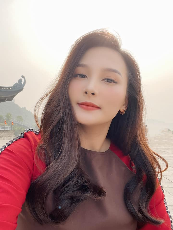 Từ hiệu ứng các vai diễn, cô trở thành gương mặt đắt quảng cáo. Nhờ đó, thu nhập của nữ diễn viên cũng thuộc diện cao chót vót.