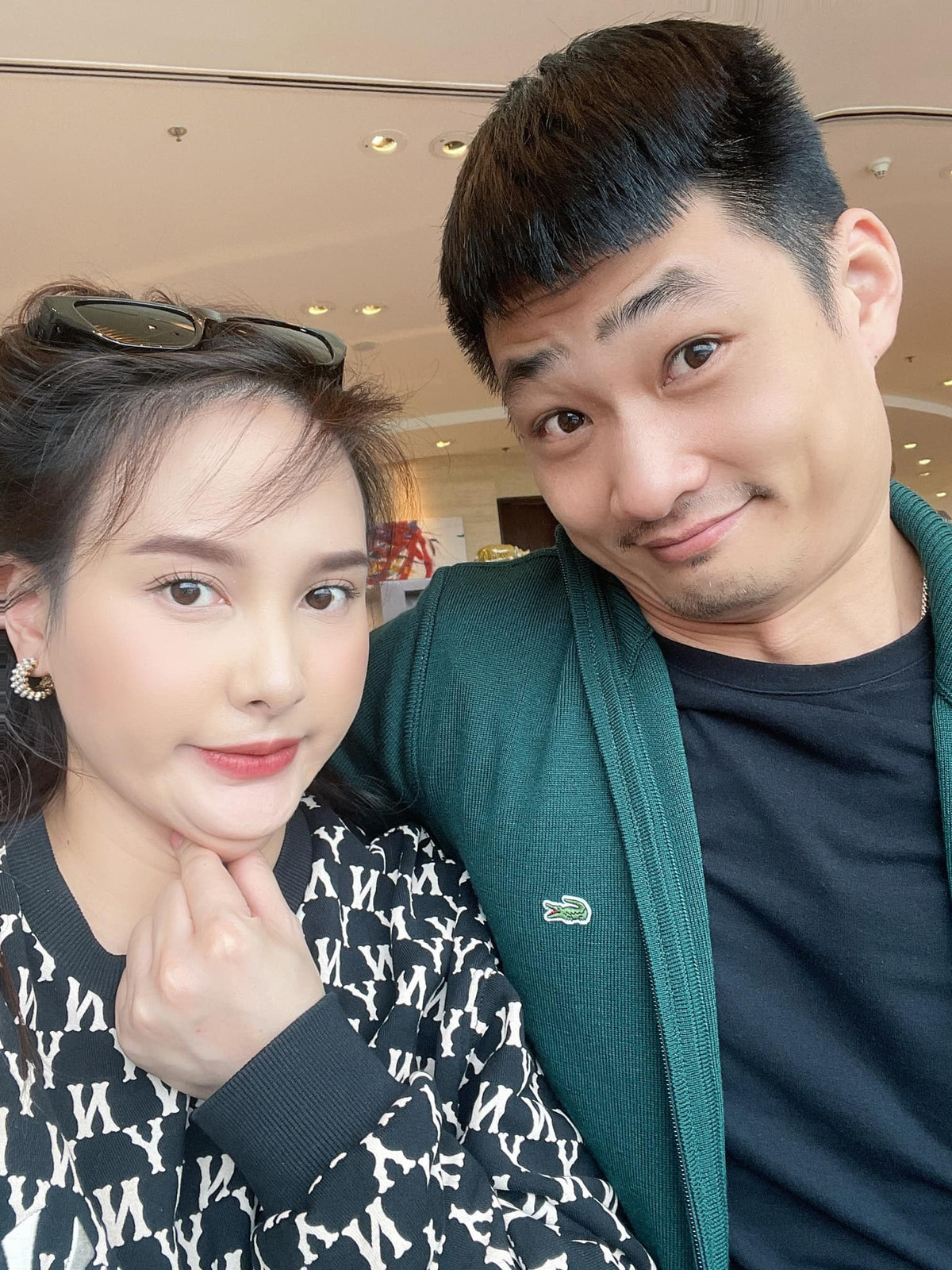 Đến thời điểm hiện tại cặp đôi đã có 11 năm hôn nhân. Trong quãng thời gian gắn bó, Đức Thắng luôn là điểm tựa, ủng hộ vợ cả trong công việc lẫn cuộc sống.