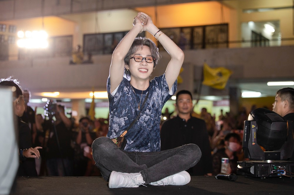 Khan gia nuoi nghe si - tranh cai khong cung he gia tri-Hinh-2