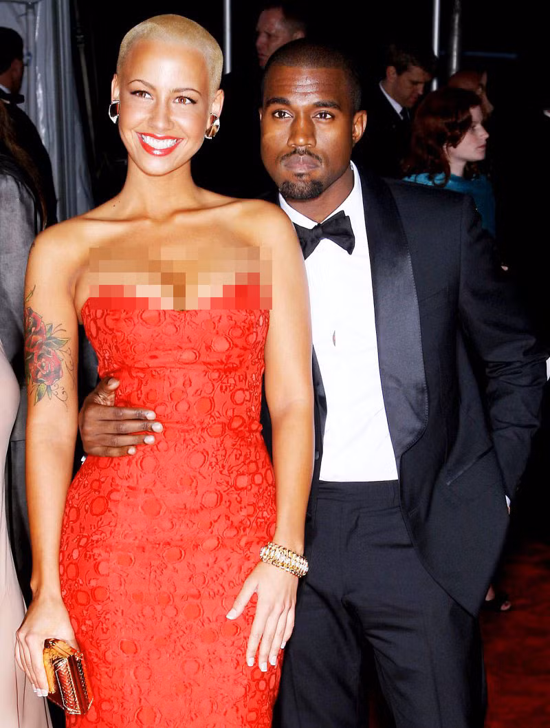 Amber Rose là người phụ nữ tiếp theo phải lòng West. Họ yêu nhau trong 2 năm (2008-2010). Sau một thập kỷ ngừng gắn bó, nữ diễn viên nước Mỹ đã tố cáo tình cũ từng bắt nạt cô nhiều lần. Phía West đã không đưa ra bình luận cho những chia sẻ này.