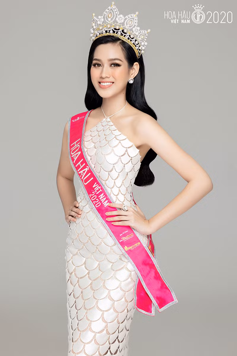 e-Magazine: Hoa hau Do Thi Ha: Tet la de… o ben gia dinh