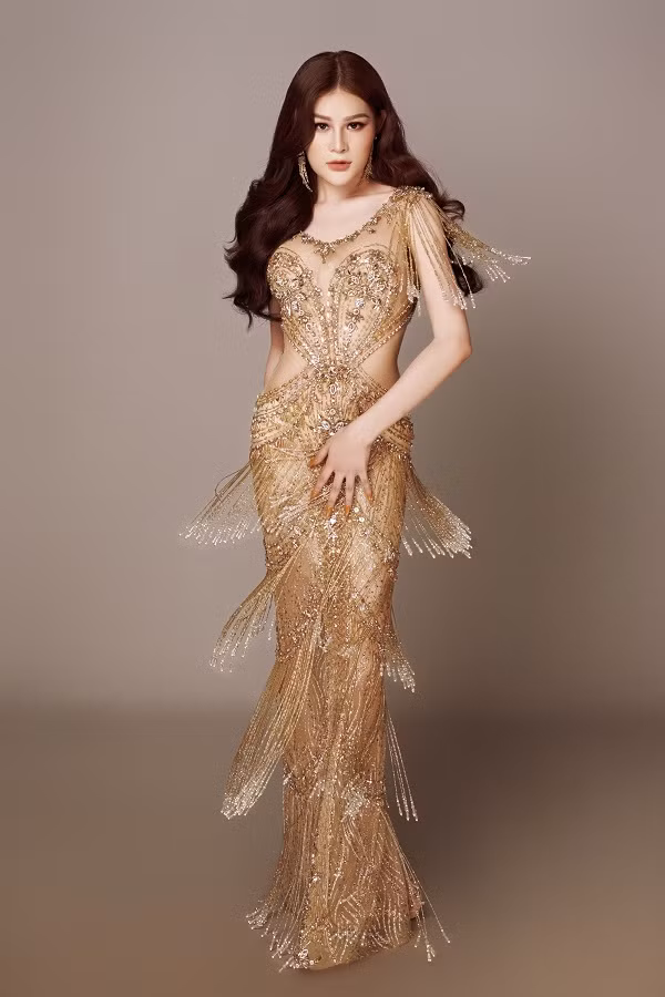 Mỹ nhân chuyển giới đầu tiên được Á hậu Kiều Loan chọn về đội chính là Cao Lê Diên. Gương mặt đại diện Phú Yên bị loại trong tập 3 của chương trình. Lê Diên có chiều cao cân đối 1m66, sở hữu vòng eo con kiến đáng ngưỡng mộ với số đo hình thể: 84 – 55 – 88cm.