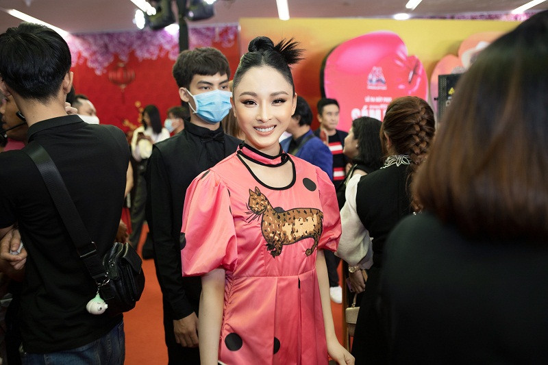 Đây là một trong những sự kiện hiếm hoi Hoa hậu Phương Nga góp mặt sau scandal đời tư.