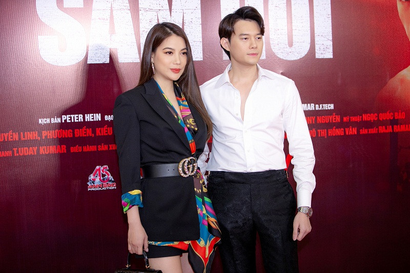 Trương Ngọc Ánh sánh đôi cùng diễn viên trẻ Anh Dũng tại sự kiện.