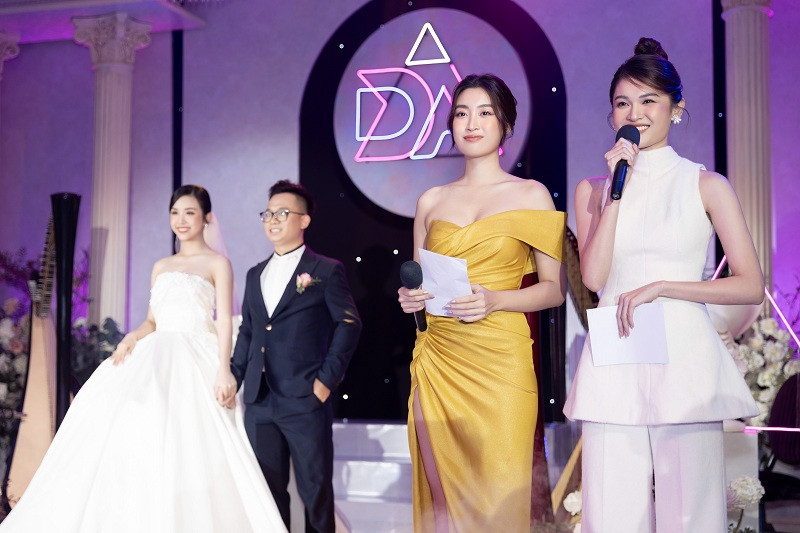Đỗ Mỹ Linh và Thùy Dung đảm nhận vai trò MC cho sự kiện vô cùng trọng đại này.