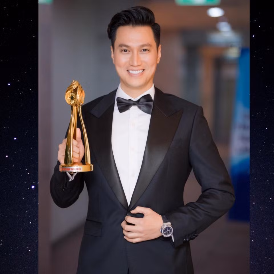 Viet Anh noi gi khi duoc xet tang danh hieu Nghe si Uu tu?-Hinh-2