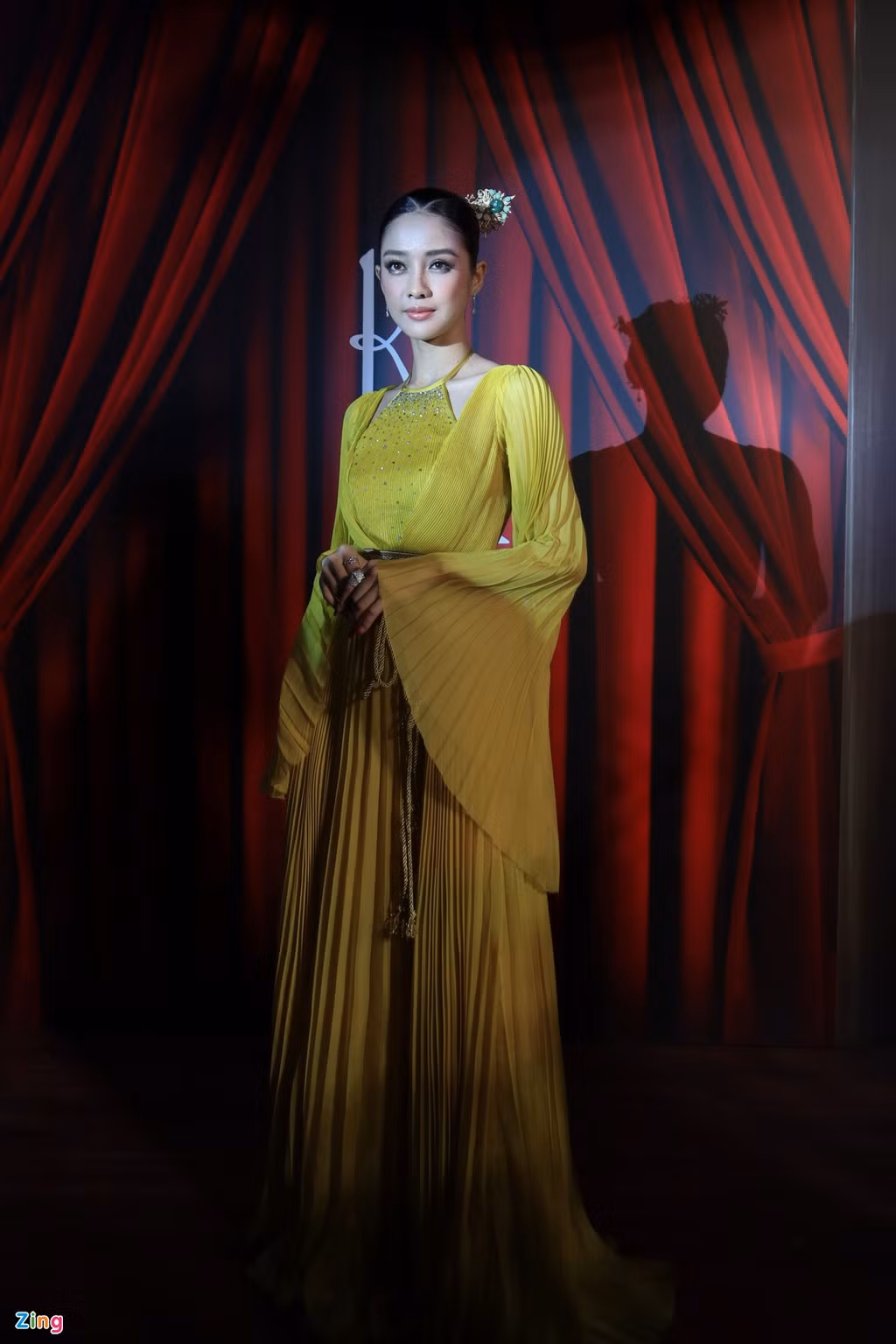 Trình Mỹ Duyên lần đầu đảm nhận vai chính trong một dự án điện ảnh. Sau khi xem phim, cô xúc động, bật khóc nức nở. Mỹ Duyên cho biết bản thân vốn là diễn viên tay ngang nên sau ba tháng đóng máy, cô vẫn chưa thoát vai. Nữ diễn viên chia sẻ cô sẵn sàng đối diện với những nhận xét trái chiều về vai diễn chạm ngõ điện ảnh.