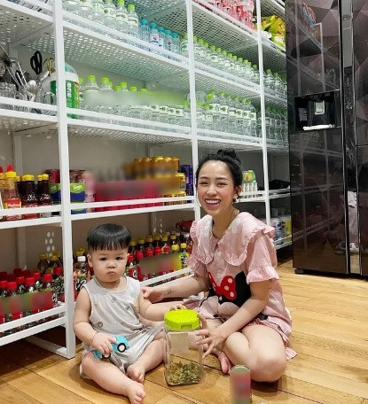 Duoc tiep te do an mua dich, con gai Minh Nhua noi gi?-Hinh-5