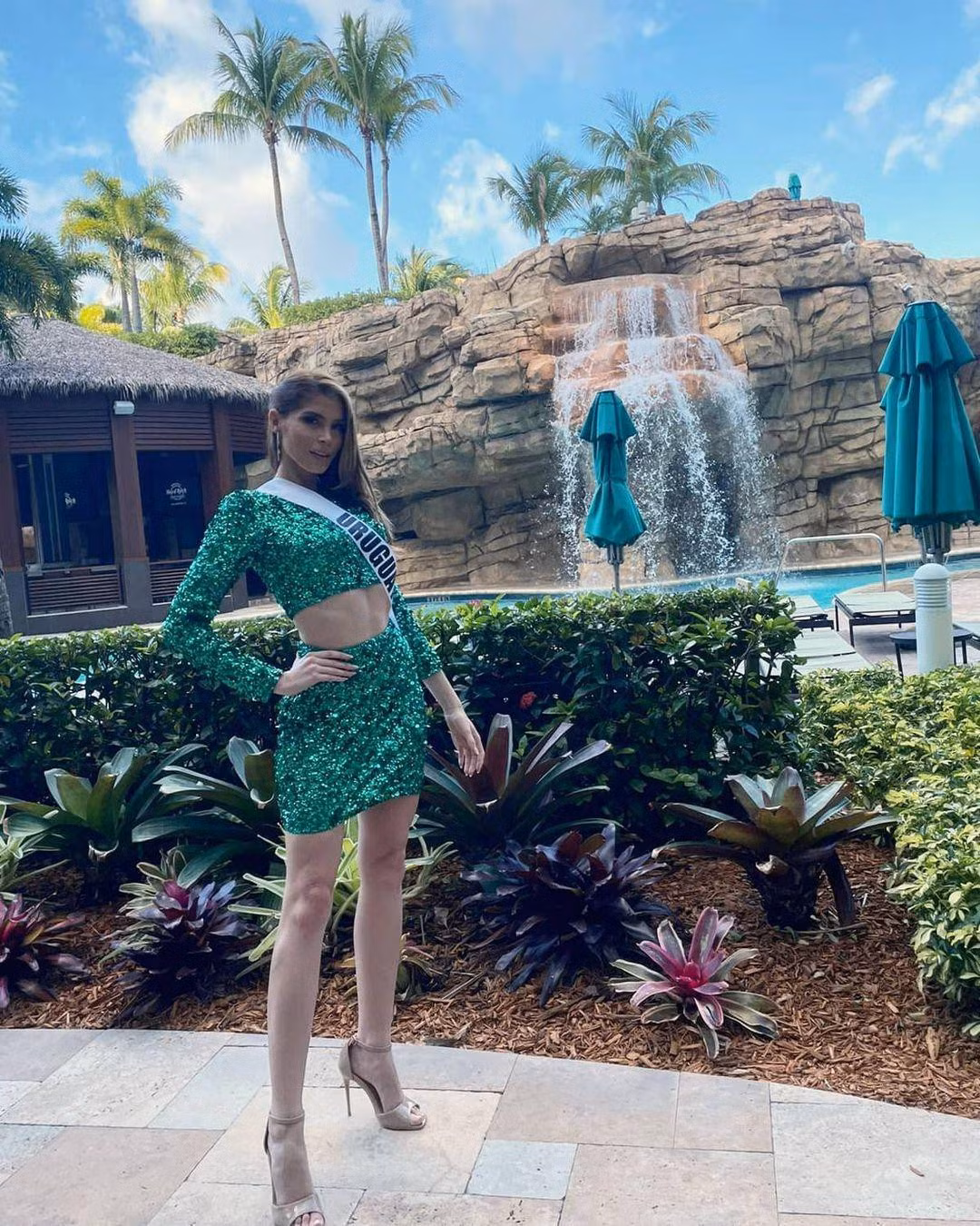 Santos Biccò tiết lộ từ bé cô đã thích để tóc dài, mặc váy, chơi búp bê. Chính khát khao mạnh mẽ đã tiếp thêm cho cô sự can đảm để phẫu thuật chuyển đổi giới tính, tìm lại chính mình.